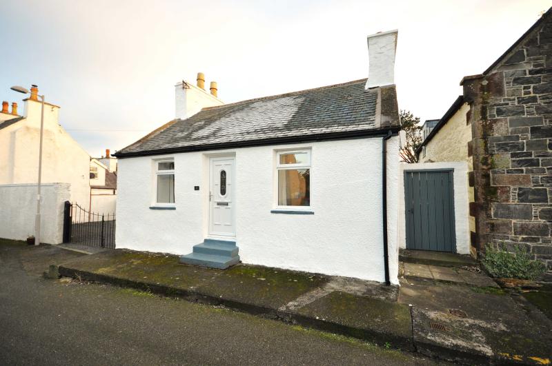 Photograph of 'Avon Cottage', 4 Commercial Street, Port William