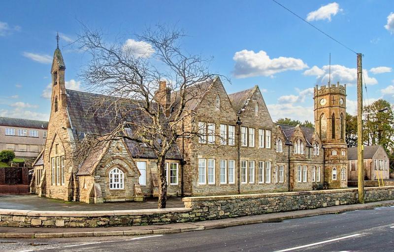 Photograph of 2 Hillview Apartments, York Road, Newton Stewart
