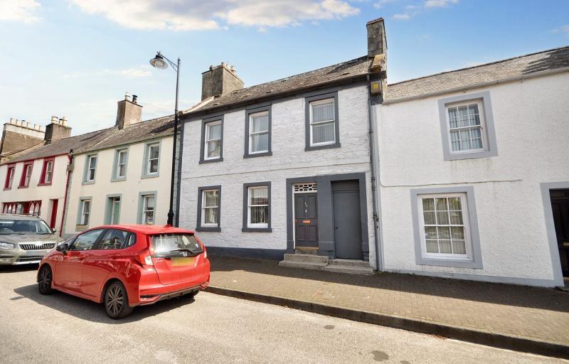 Photograph of 28 George Street, Whithorn